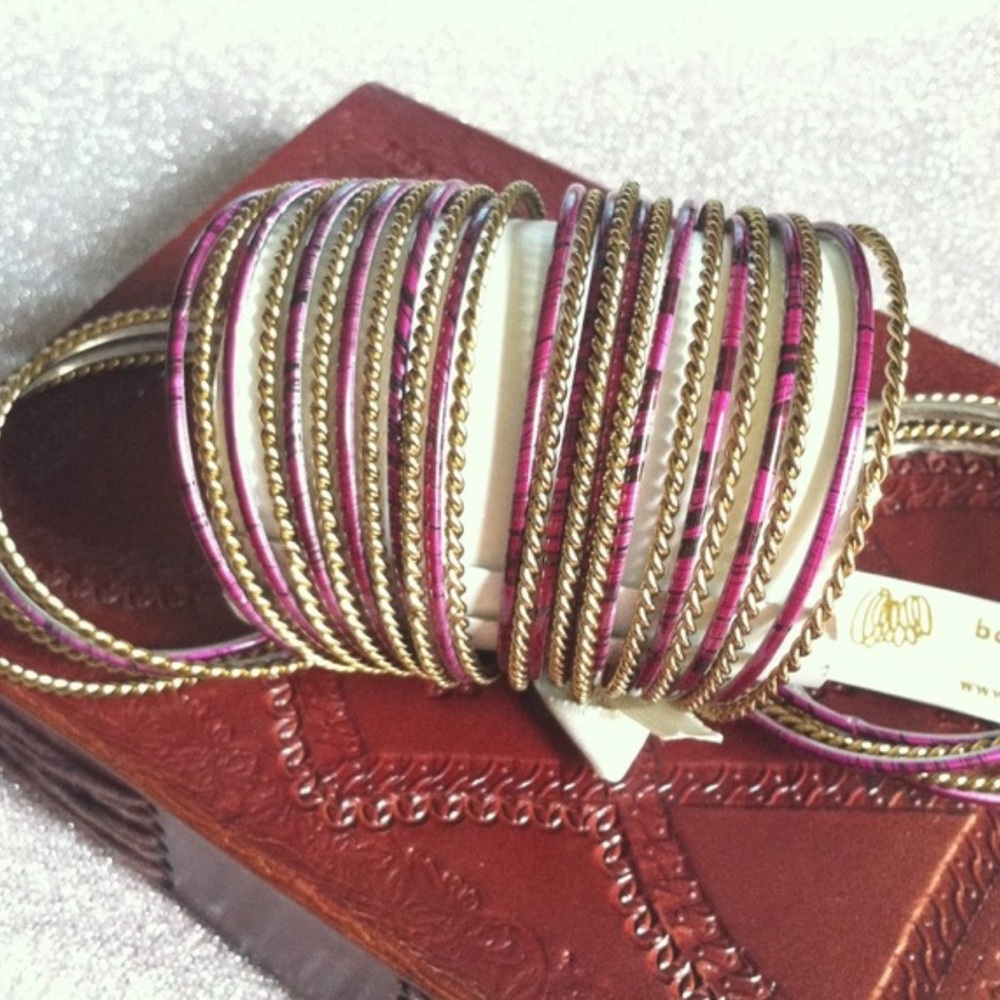 Amrita Singh Bangle Set